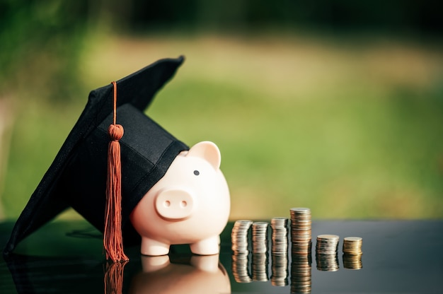 Unlocking Financial Freedom: Six Savvy Saving Strategies for College Students and Fresh Graduates